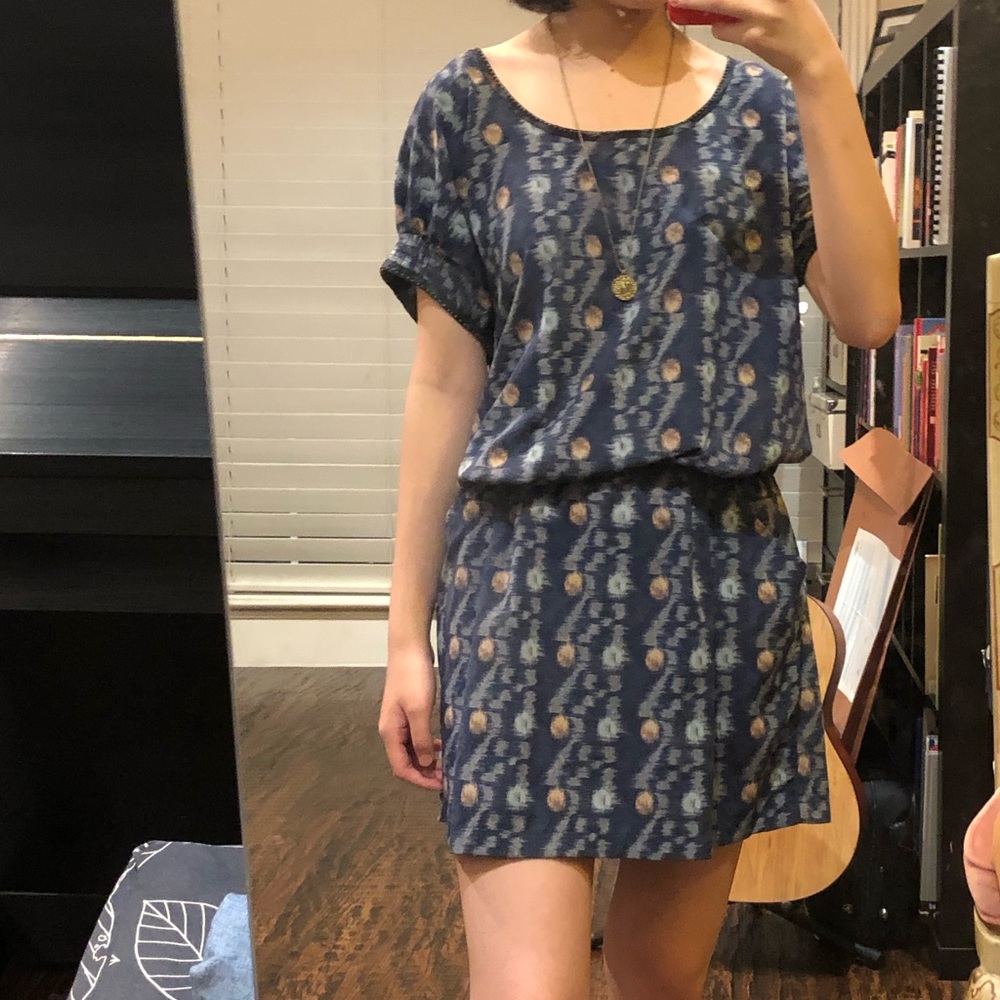 MAISON SCOTCH Graphic print dress with pockets.